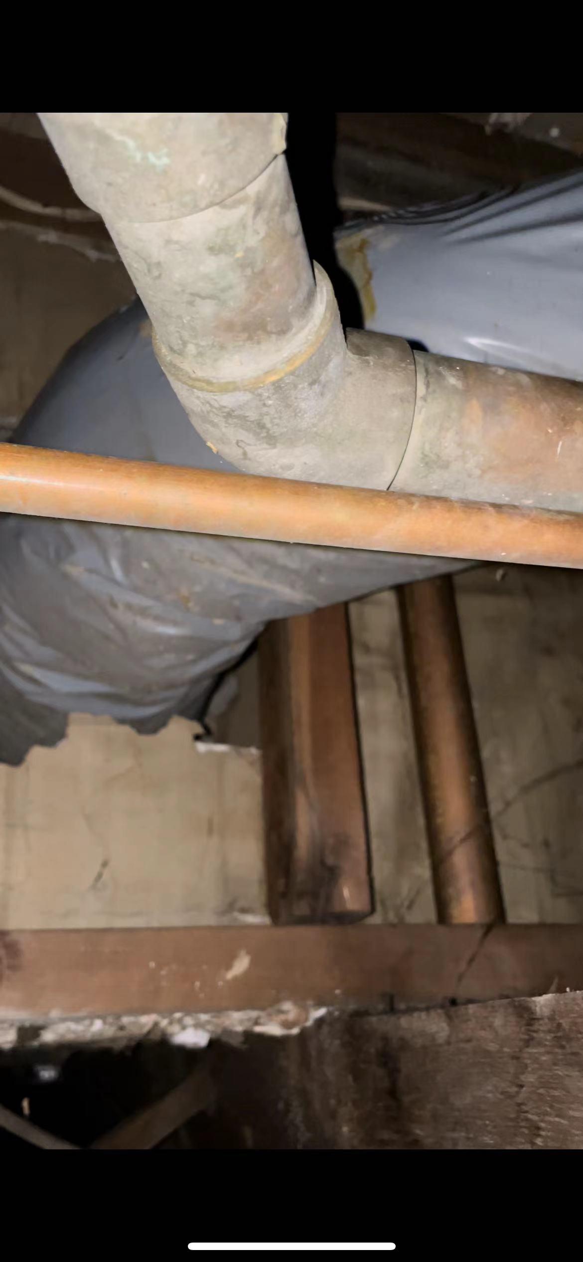 air ducts under bathtub.jpg