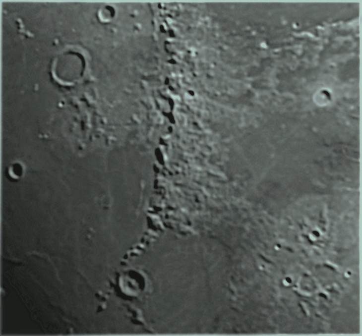 moon0009 19-28-33.jpg