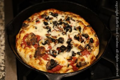 Covid-19 Food prep_2020-03_black olive and mushroom pizza.jpg