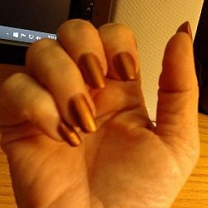 Long fingernails - How do people do it?