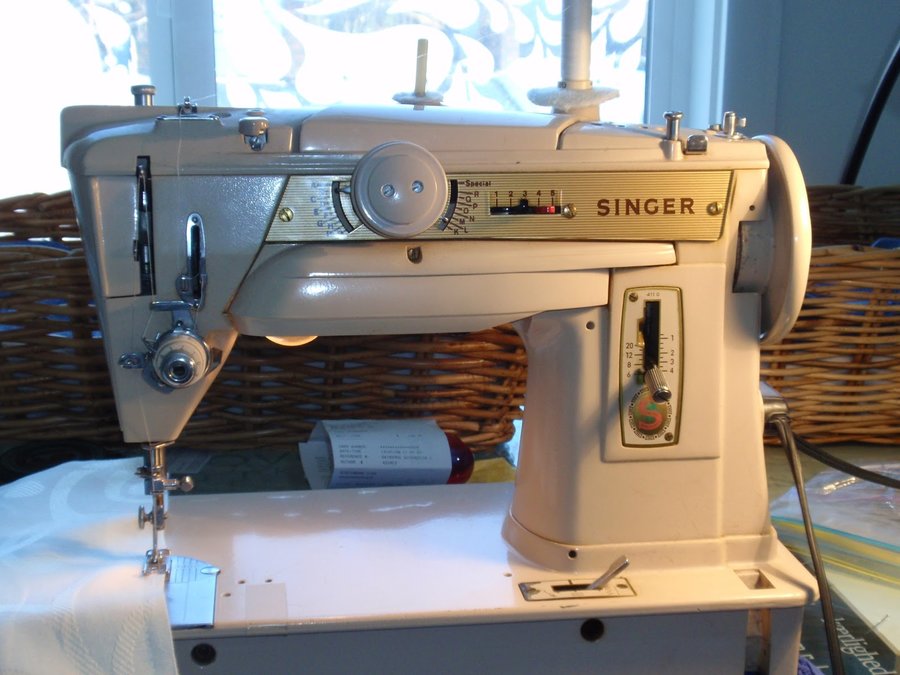sewingmachine.JPG